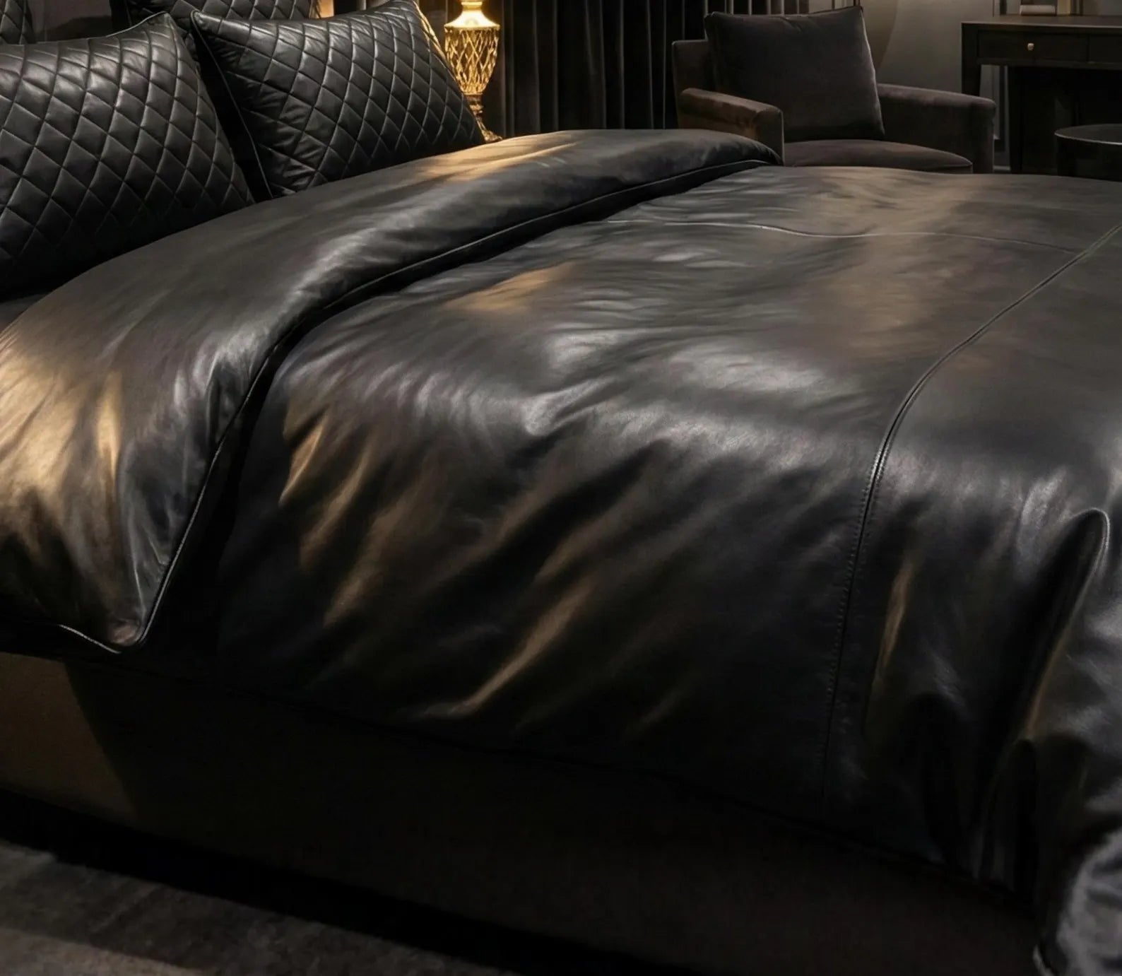 Black Leather Gothic Bed Sheet Set With Quilted Pillow Covers