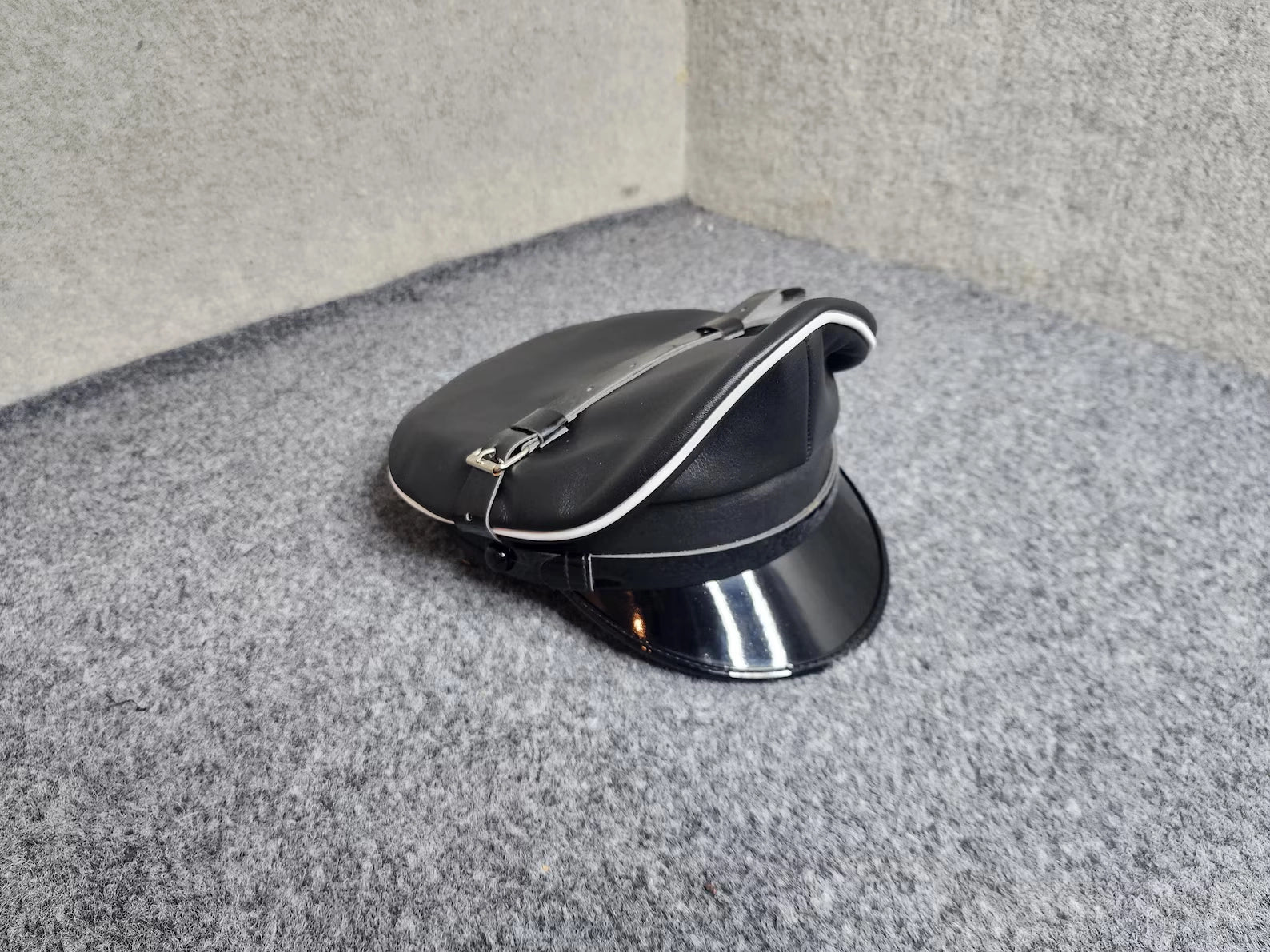 Genuine Sheepskin Leather Muir Cap